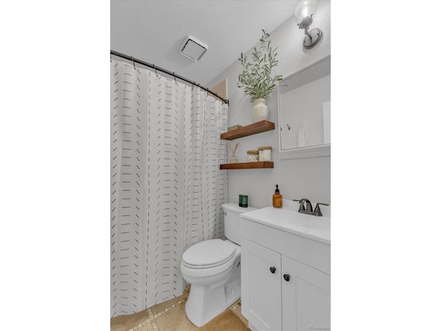 8350 W 87th Dr A, Arvada, CO 80005