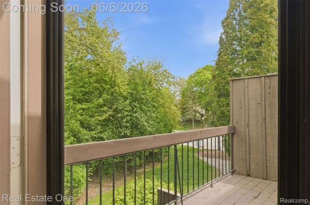 23910 Trailwood Court 82, Bingham Farms Village, MI 48025