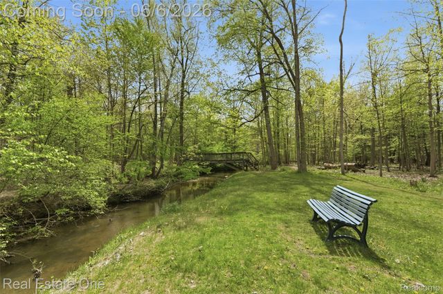23910 Trailwood Court 82, Bingham Farms Village, MI 48025