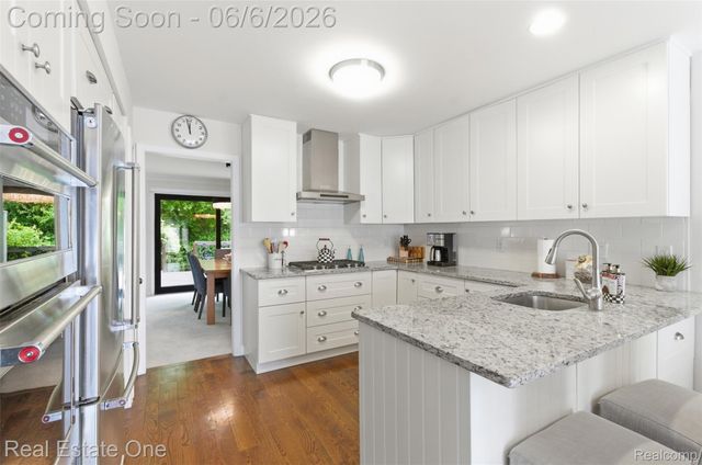 23910 Trailwood Court 82, Bingham Farms Village, MI 48025