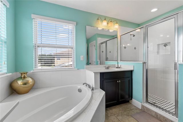 4200 OAKTREE DRIVE, Davenport, FL 33837