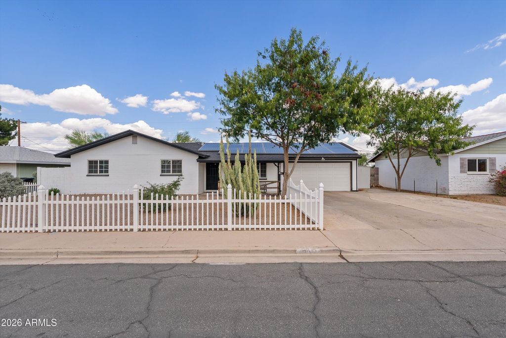 2124 E 3RD Drive, Mesa, AZ 85204