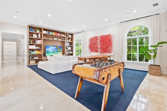 5901 Rolling Road Dr, Pinecrest, FL 33156