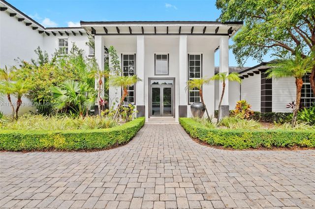 5901 Rolling Road Dr, Pinecrest, FL 33156