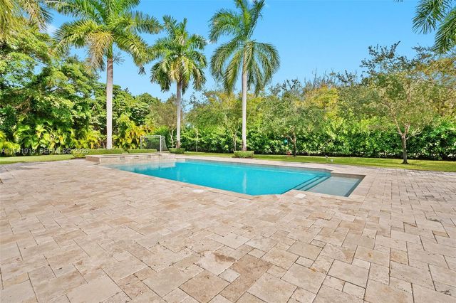 5901 Rolling Road Dr, Pinecrest, FL 33156