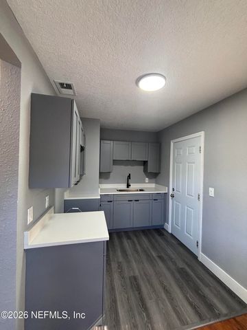 6244 PETTIFORD Drive W, Jacksonville, FL 32209