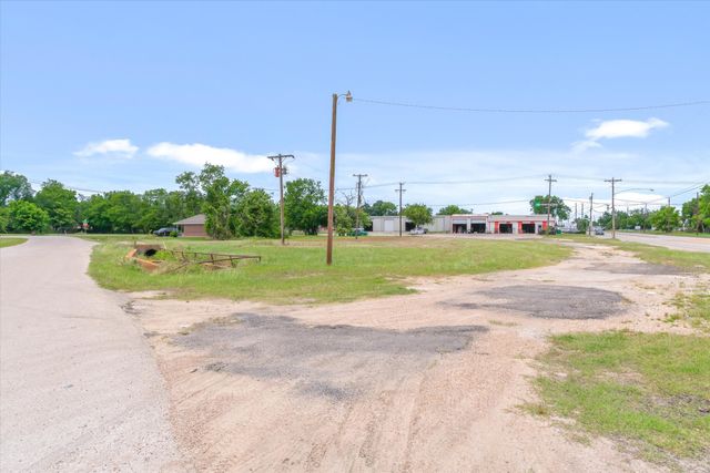 1008 S Virginia Street, Terrell, TX 75160