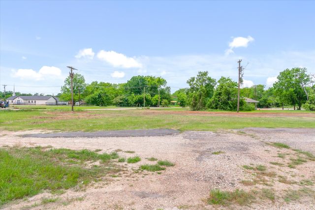 1008 S Virginia Street, Terrell, TX 75160
