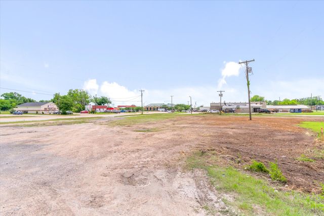 1008 S Virginia Street, Terrell, TX 75160