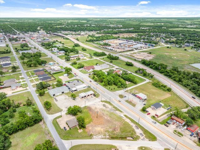 1008 S Virginia Street, Terrell, TX 75160