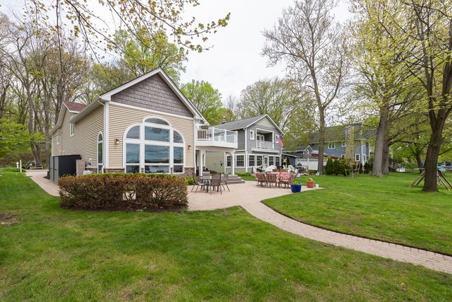 5256 Edgelake Drive, Hamburg Twp, MI 48169