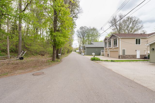 5256 Edgelake Drive, Hamburg Twp, MI 48169
