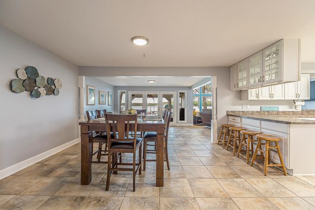 5256 Edgelake Drive, Hamburg Twp, MI 48169