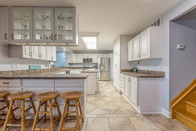 5256 Edgelake Drive, Hamburg Twp, MI 48169