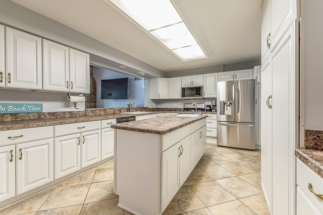 5256 Edgelake Drive, Hamburg Twp, MI 48169