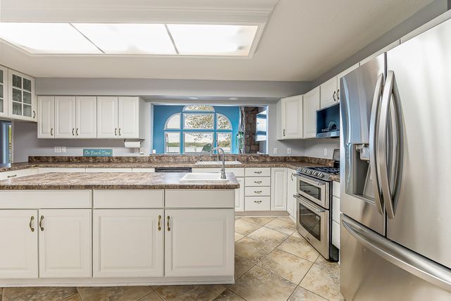 5256 Edgelake Drive, Hamburg Twp, MI 48169
