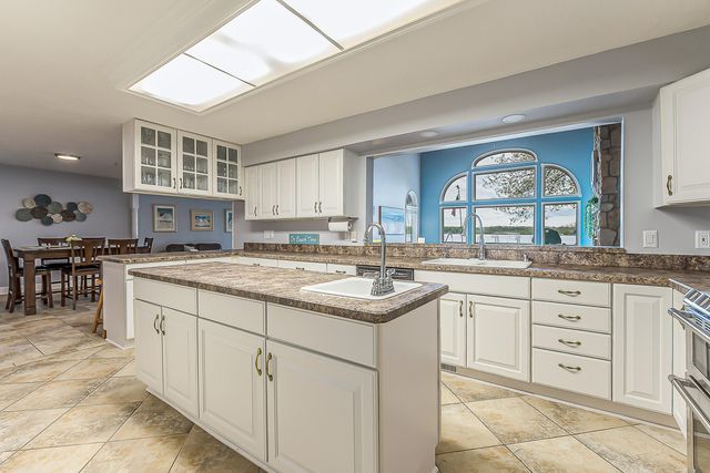 5256 Edgelake Drive, Hamburg Twp, MI 48169