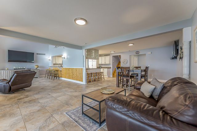 5256 Edgelake Drive, Hamburg Twp, MI 48169