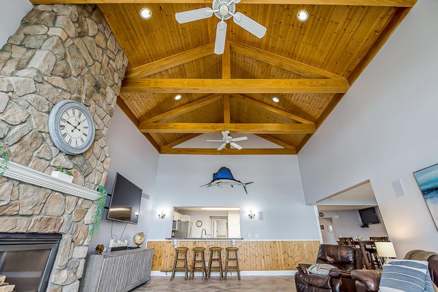 5256 Edgelake Drive, Hamburg Twp, MI 48169