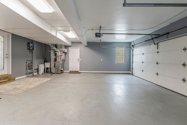 5256 Edgelake Drive, Hamburg Twp, MI 48169