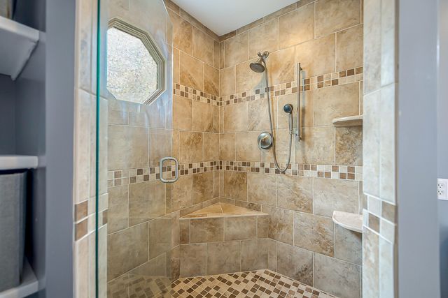 5256 Edgelake Drive, Hamburg Twp, MI 48169