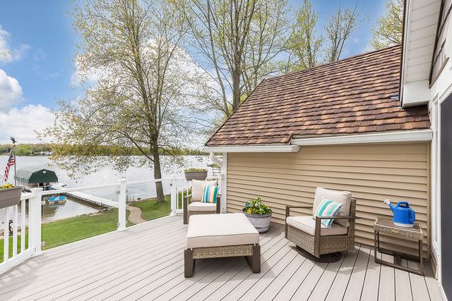 5256 Edgelake Drive, Hamburg Twp, MI 48169