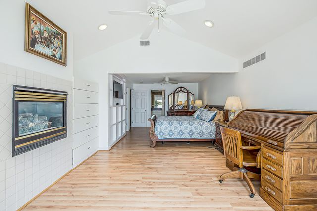 5256 Edgelake Drive, Hamburg Twp, MI 48169