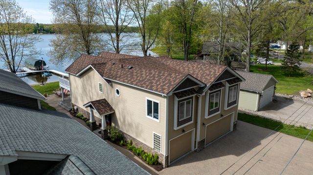 5256 Edgelake Drive, Hamburg Twp, MI 48169