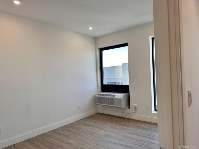 362 W MERRICK Road 201, Valley Stream, NY 11580