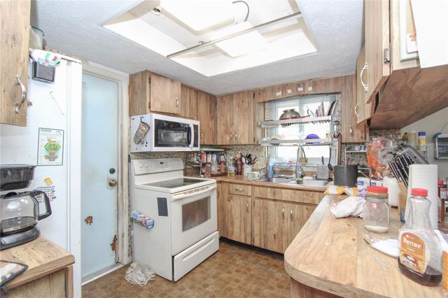 1229 OAK VALLEY DRIVE, Seffner, FL 33584