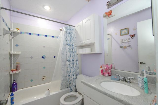 1229 OAK VALLEY DRIVE, Seffner, FL 33584