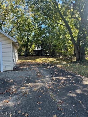 627 E 123rd Street, Cleveland, OH 44108