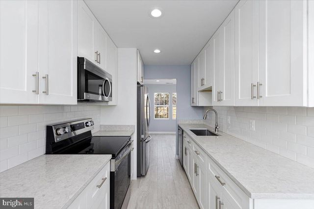 12304 WOODLAWN CT, Woodbridge, VA 22192