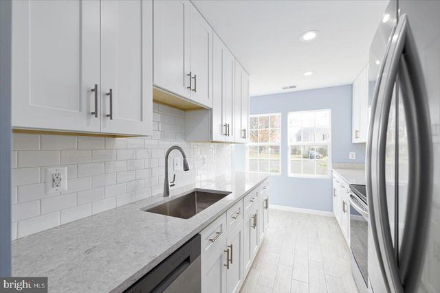 12304 WOODLAWN CT, Woodbridge, VA 22192