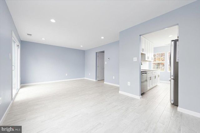 12304 WOODLAWN CT, Woodbridge, VA 22192