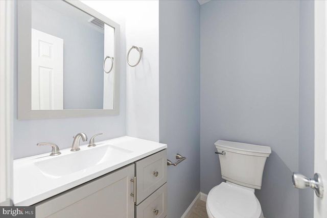 12304 WOODLAWN CT, Woodbridge, VA 22192