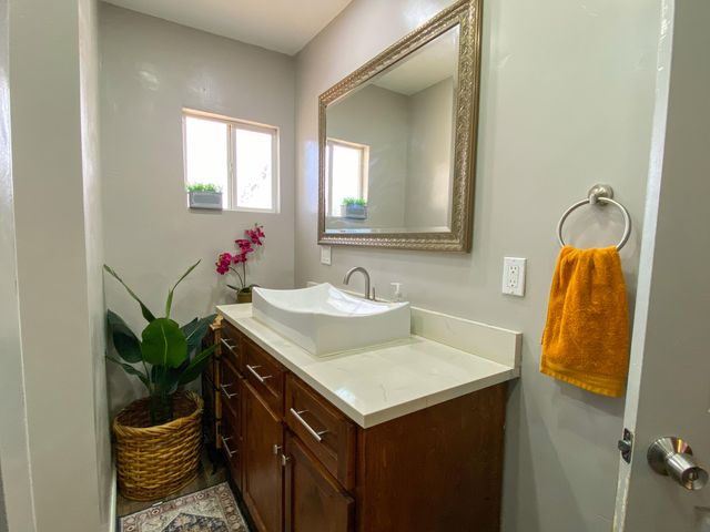 2507 Cagua Drive NE, Albuquerque, NM 87110