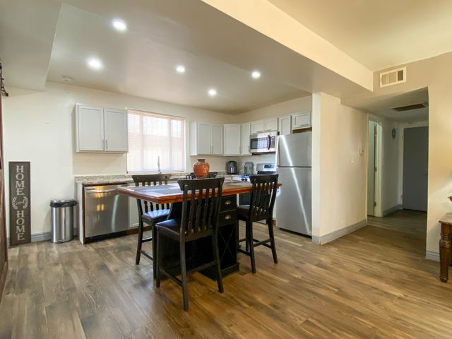 2507 Cagua Drive NE, Albuquerque, NM 87110