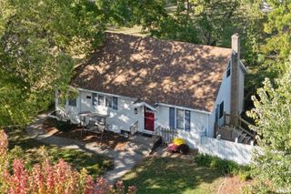 126 S GENESSEE Street, Blue Grass, IA 52726