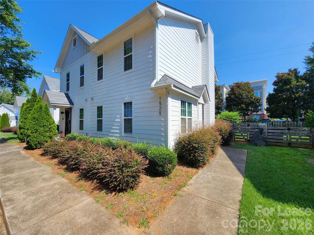1525 Briar Creek Road B, Charlotte, NC 28205