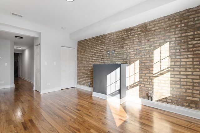 7324 N Damen Avenue 2, Chicago, IL 60645