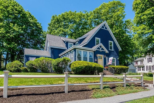 113 Oakdale Ave, Dedham, MA 02026