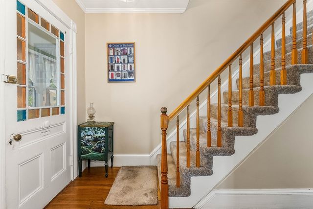 113 Oakdale Ave, Dedham, MA 02026