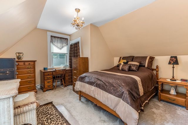113 Oakdale Ave, Dedham, MA 02026