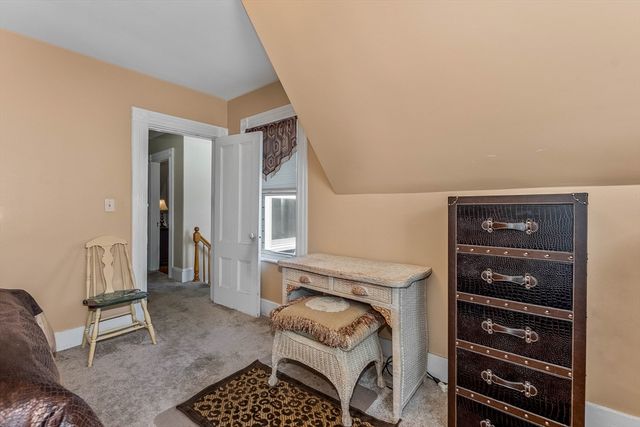 113 Oakdale Ave, Dedham, MA 02026