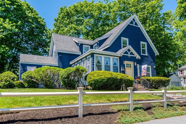 113 Oakdale Ave, Dedham, MA 02026