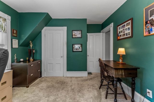 113 Oakdale Ave, Dedham, MA 02026