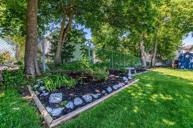 113 Oakdale Ave, Dedham, MA 02026