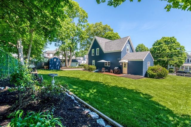 113 Oakdale Ave, Dedham, MA 02026