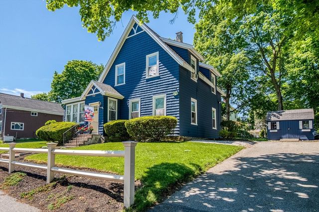 113 Oakdale Ave, Dedham, MA 02026